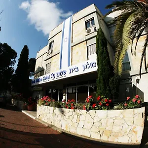 beth-shalom.gethaifahotels.com/